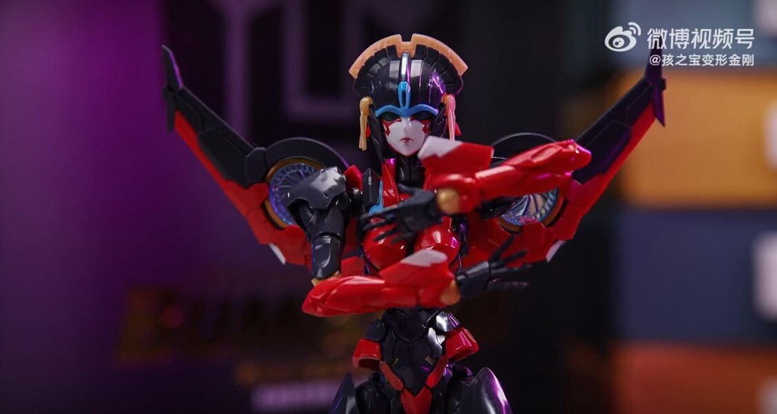 Transformers Soundwave Vs Windblade Dance Off   Official Stop Motion Video  (34 of 41)